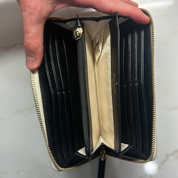 Kate Spade Zip Around Wallet - Picture 4 of 8